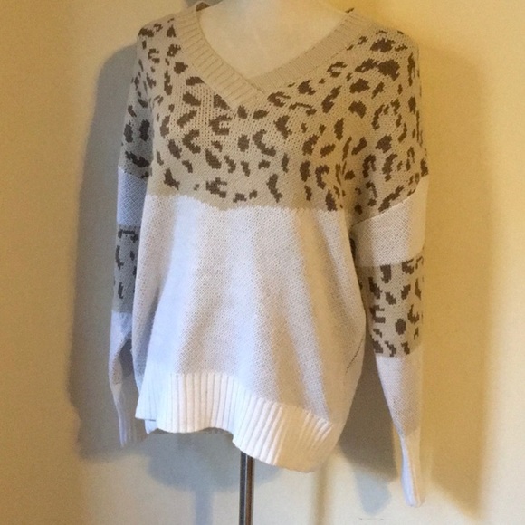 C/Z Collection by Cezele Brown and White Animal Print Sweater (sz L) - Picture 2 of 7